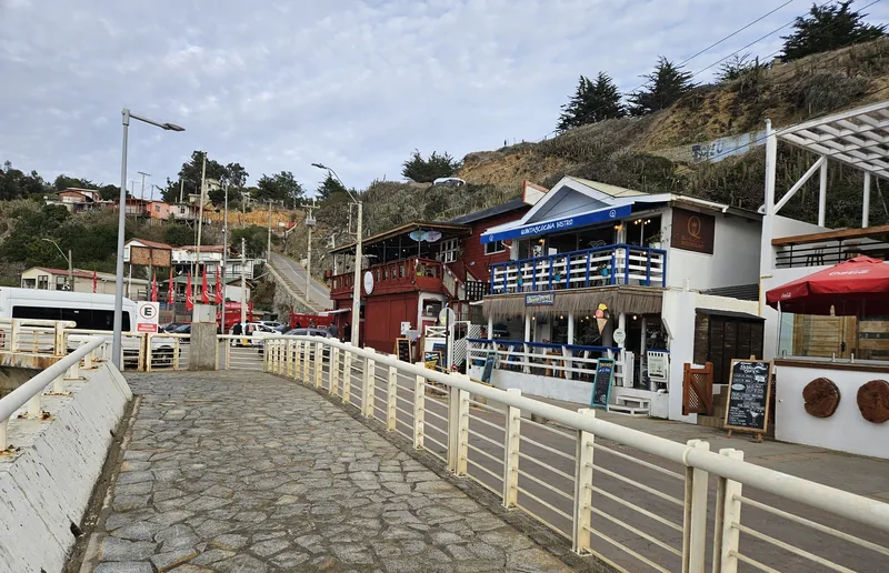 Restaurantes del paseo costero de la caleta de Quintay