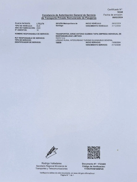 Este documento certifica la autorizacion del Ministerio de Transportes en Chile, para el Transporte privado y remunerado de pasajeros en Chile